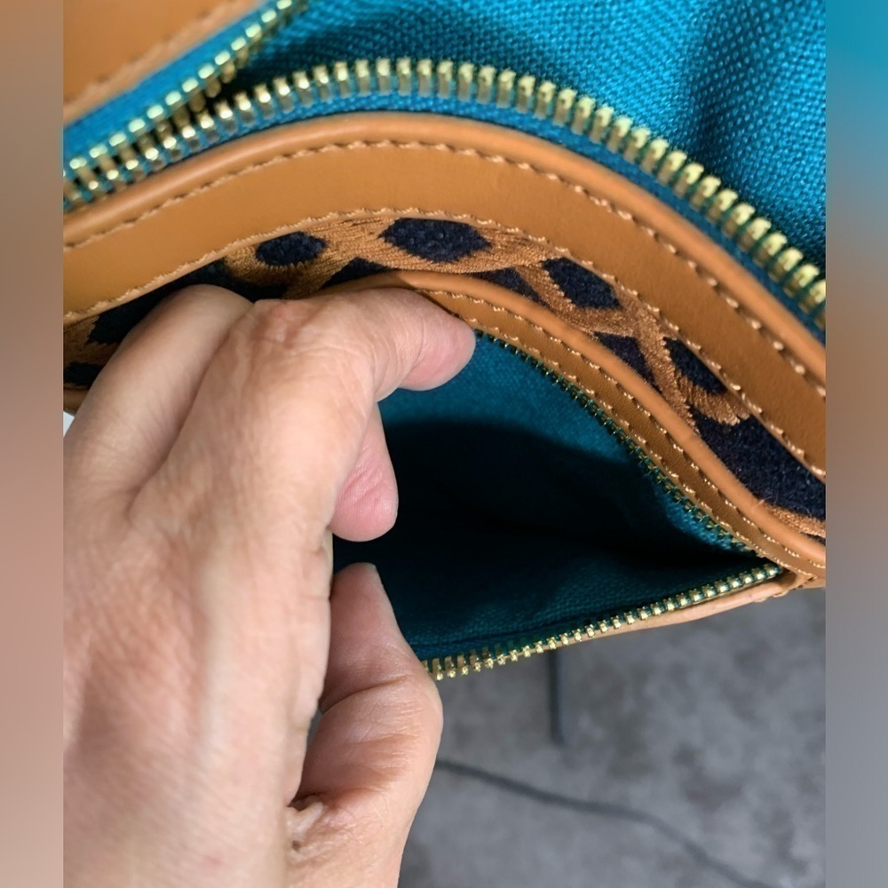 Spartina 449 Mareena hipster crossbody bag blue and gold - Picture 3 of 11